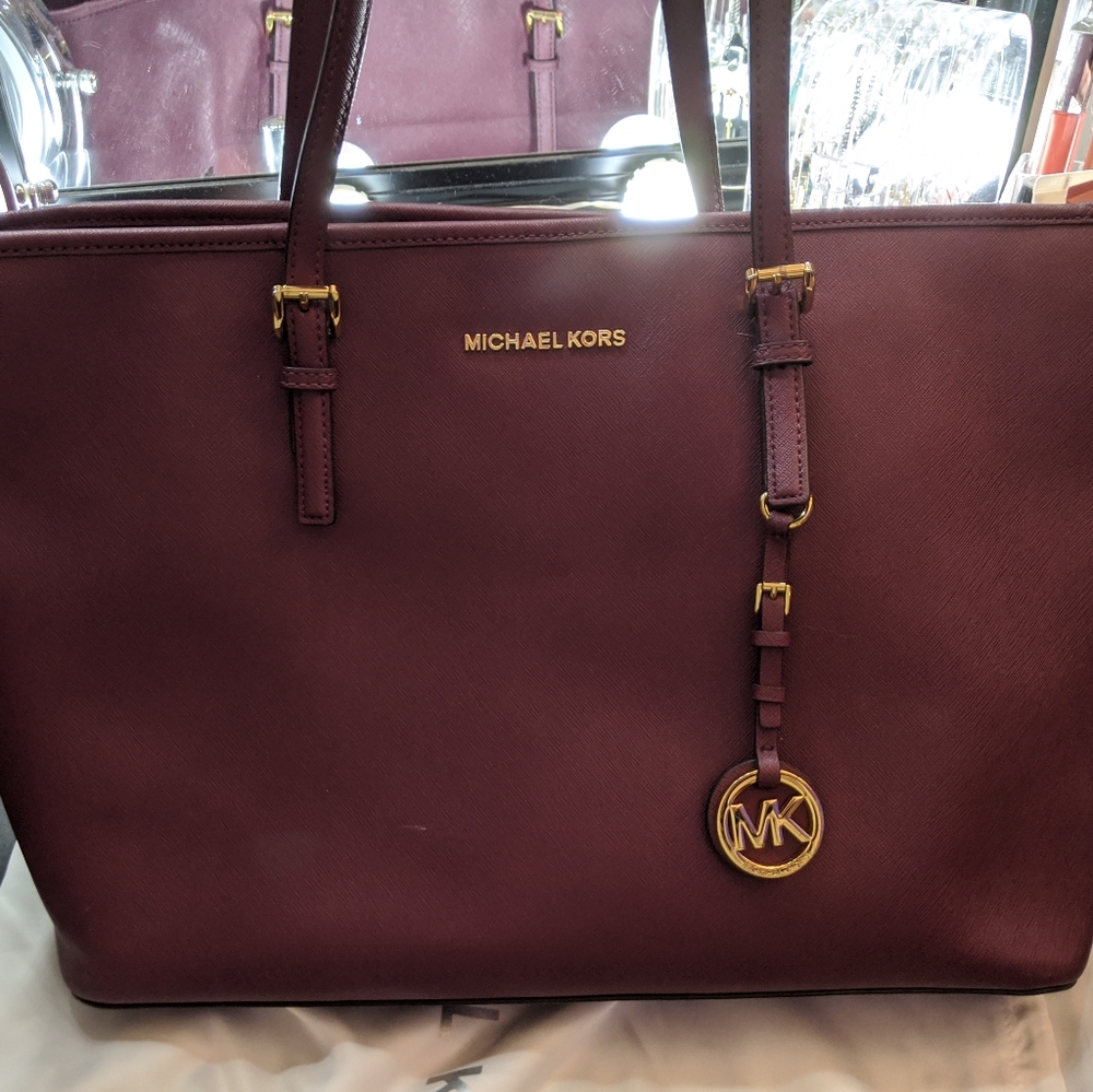 !sold! Michael kors jet set large tote